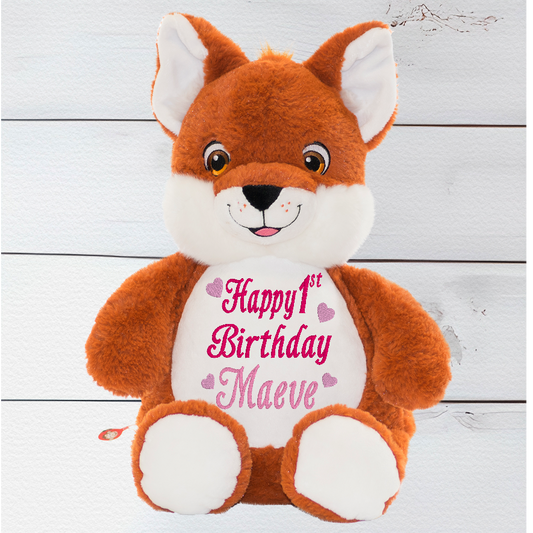Makkapitew the Fox's zippered design lets you take out the innards for a whirl in the washing machine. Just tuck in PJs or other goodies for a sleepover and you're good to go! Standing at 13 inches tall, Makkapitew the Fox is ready for lots of fun.  Personalise your teddy bear by selecting from one of our themed designs. 